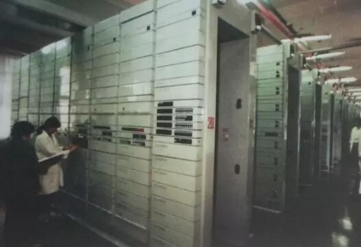 機房學(xué)習(xí)的通信技術(shù)人員