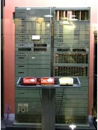 中國第1套1000門縱橫制自動電話交換機